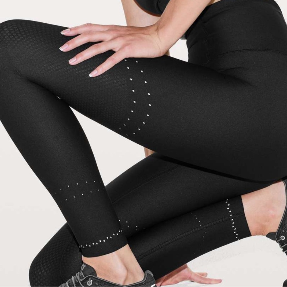 Lululemon zoned in tight
